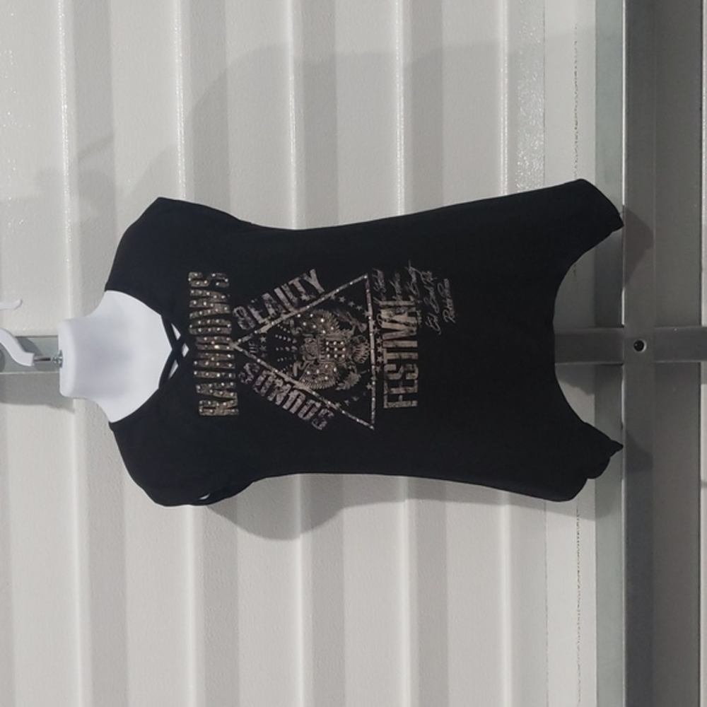 Girls shirt sizeb5/6